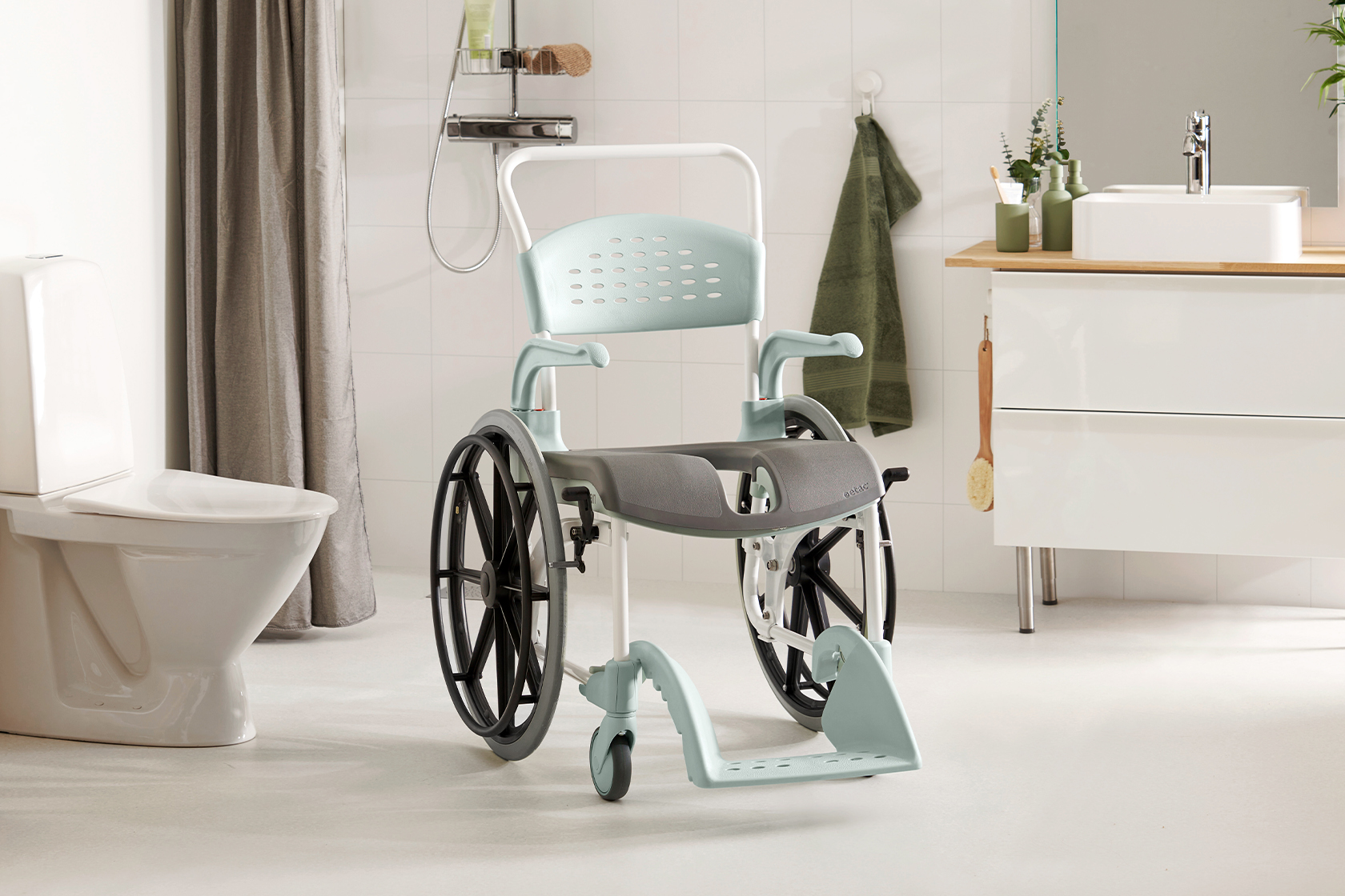 Etac Clean24” 移動(dòng)式浴廁多功能椅 自推型