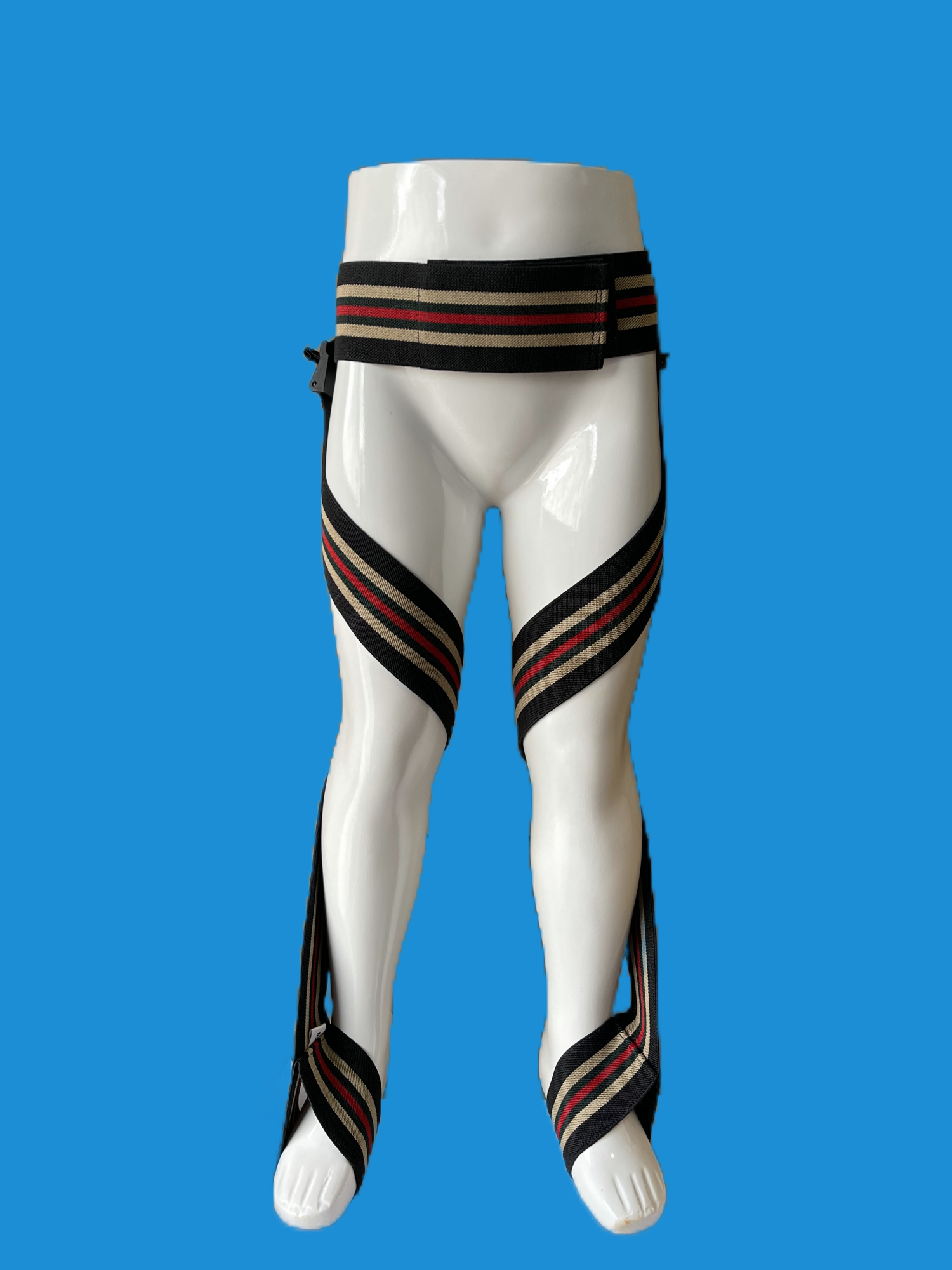 Inner figure-of-eight anti-rotation belt